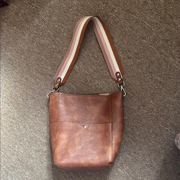 Chic Brown Shoulder Bag with Striped Strap - Picture 2 of 6